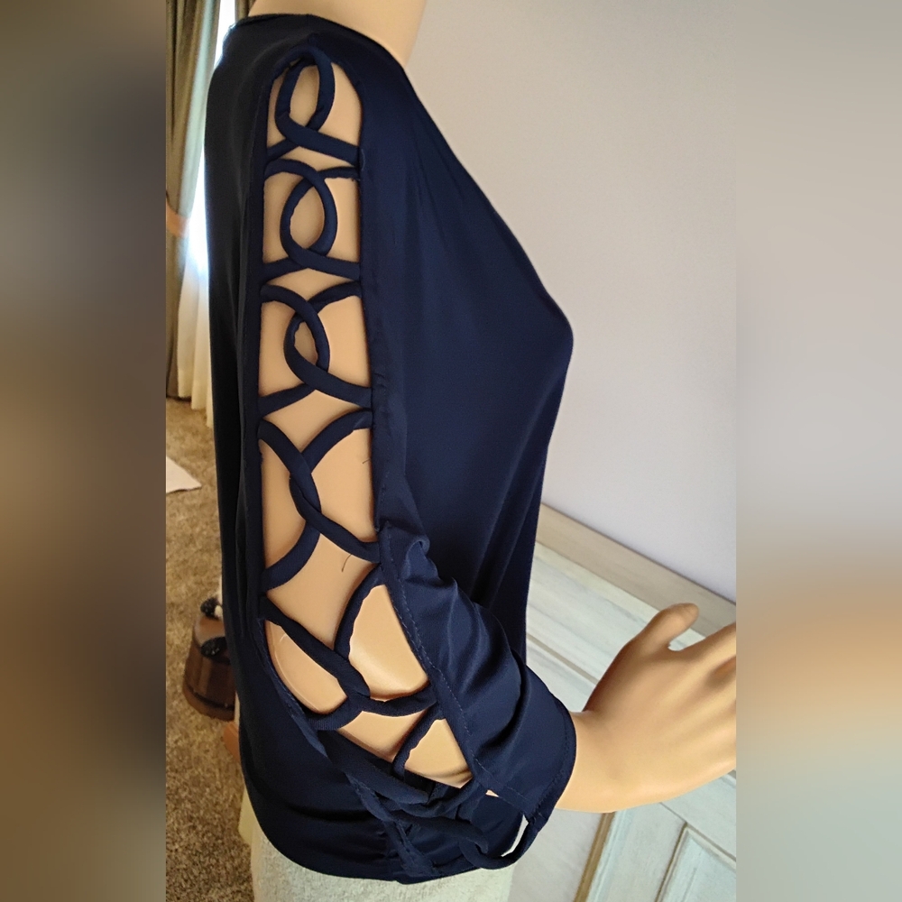PerSeption Concept Navy Blouse with Cutout Sleeves - Picture 4 of 4